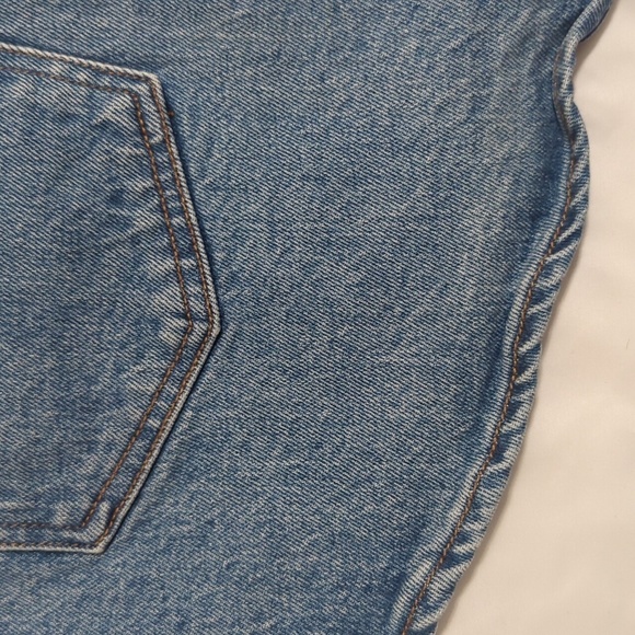 Abercrombie & Fitch Curved Hem Denim Mini Skirt, Color Med Wash Size 32 - Picture 13 of 14